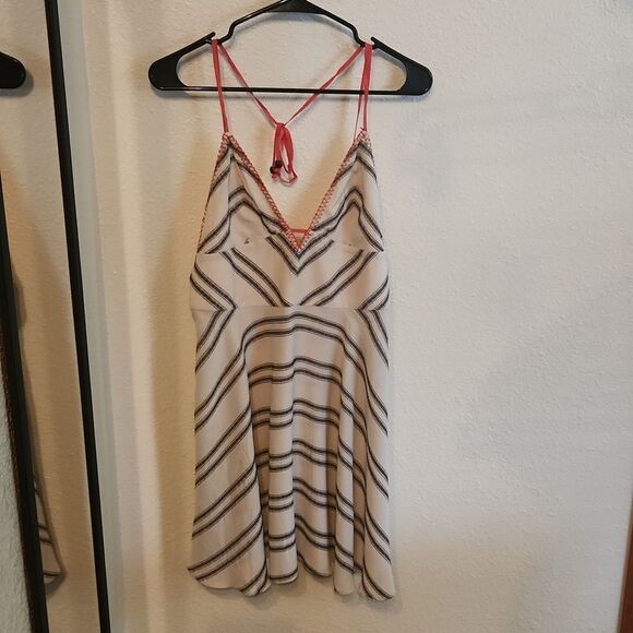 *Rare Find Urban Outfitters Ecote Dress - Picture 2 of 3